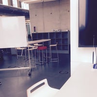 รูปภาพถ่ายที่ Hochschule der Medien โดย Max เมื่อ 3/23/2015