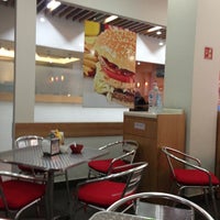 Photo taken at Campa&amp;#39;s Hamburgers by Joseph Ludwig K. on 3/28/2013
