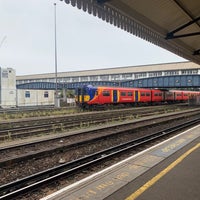Photo taken at Platform 6 by Victor C. on 10/2/2021