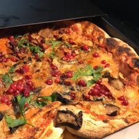 Снимок сделан в 18|89 Fast Fine Pizza пользователем N 8/25/2019