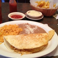 Foto diambil di Habaneros Mexican Grill oleh Andrea D. pada 12/21/2012