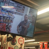 Foto diambil di Shopping Praia da Costa oleh Calebe A. pada 2/29/2020