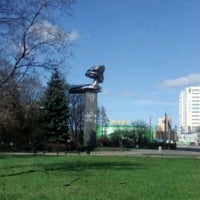 Photo taken at Монумент «Молодым революционеркам текстильного края» by Иван В. on 5/13/2017