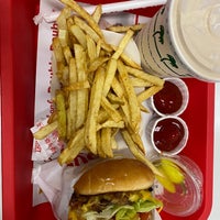 Photo taken at In-N-Out Burger by S Y. on 11/9/2021