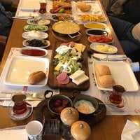 รูปภาพถ่ายที่ Şamşa Cafe Restaurant โดย Arven C. เมื่อ 1/11/2020