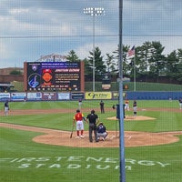 รูปภาพถ่ายที่ FirstEnergy Stadium โดย Jonathan H. เมื่อ 7/17/2022