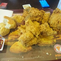 Photo taken at Popeyes Louisiana Kitchen by Zalim H. on 10/4/2016