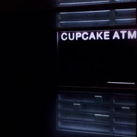 Снимок сделан в Sprinkles Cupcakes пользователем AM 5/24/2019