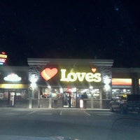 Photo taken at Love&amp;#39;s Travel Stop by Matias G. on 11/16/2012
