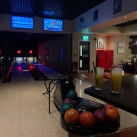 Photo taken at All Star Lanes by 🦌 on 11/9/2022