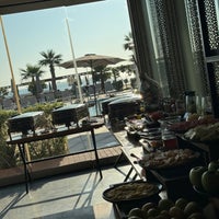 รูปภาพถ่ายที่ Mövenpick Hotel &amp;amp; Resort Al Bida&amp;#39;a โดย MH เมื่อ 2/27/2024
