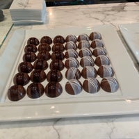Foto diambil di Craverie Chocolatier Café oleh Ken C. pada 7/20/2019