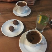 Photo taken at Cadde-Köy Cafe Bistro by 💎Pınar💎 on 5/18/2019