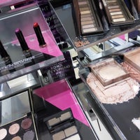 Photo taken at Urban Decay by Eugenia G. on 6/10/2016
