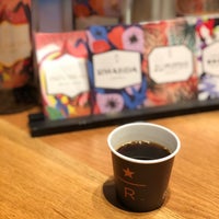 Photo taken at Starbucks by ベニート ニ. on 9/30/2022