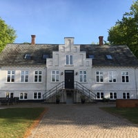 Photo taken at Odense Danhostel Kragsbjerggaard by Kim B. on 5/7/2022