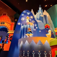 Photo taken at It&amp;#39;s a Small World by あやね＊ on 4/19/2023