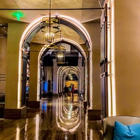 Foto diambil di Omni Louisville Hotel oleh Salman 🐋 pada 8/13/2022
