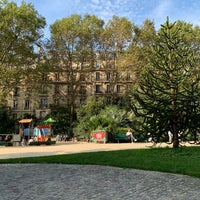 Photo taken at Square Boucicaut by Ghady A. on 9/19/2021