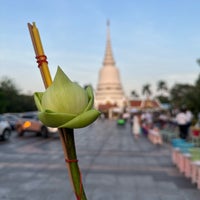 Photo taken at Wat Phra Si Mahathat by ~Caballeros.Societies~ on 1/7/2024