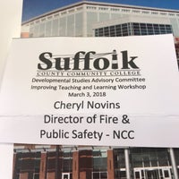 Das Foto wurde bei Suffolk County Community College von Cheryl N. am 3/3/2018 aufgenommen