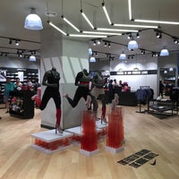 nike one utama location