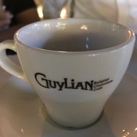 รูปภาพถ่ายที่ Guylian Café โดย khaled altamimi เมื่อ 5/17/2019