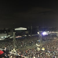 Photo taken at Pearl Jam - Lightning Bolt Mexico 2015 by Neil M. on 11/29/2015