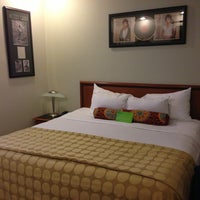 Photo taken at Best Western Plus Hollywood Hills Hotel by Alessio B. on 6/22/2013