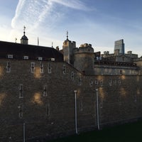 รูปภาพถ่ายที่ Tower of London โดย Betsy B. เมื่อ 10/25/2015