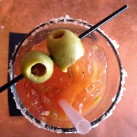 รูปภาพถ่ายที่ Roja Mexican Grill + Margarita Bar โดย Melissa F. เมื่อ 10/7/2012