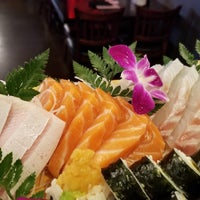 Foto diambil di Daan Sushi Asian Bistro &amp;amp; Bar oleh 경순 김. pada 6/23/2019