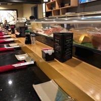รูปภาพถ่ายที่ Fujiyama Steak House of Japan โดย Alex เมื่อ 2/23/2019