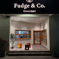 Photo taken at Fudge &amp;amp; Co. by Faisal A. on 5/15/2024