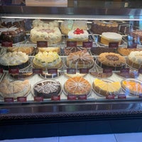 Photo taken at The Cheesecake Factory by Paola F. on 7/10/2021