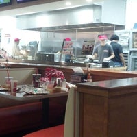 10/5/2013에 Matt P.님이 MOOYAH Burgers, Fries &amp; Shakes에서 찍은 사진