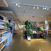 Photo taken at Crate &amp;amp; Barrel by PoP O. on 3/23/2021