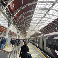 Photo taken at Platform 6 (Heathrow Express) by PoP O. on 11/17/2022