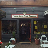 Photo taken at Queen Anne Book Company by PoP O. on 3/1/2015