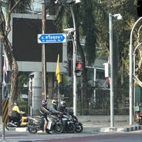 Photo taken at Si Ayutthaya Intersection by PoP O. on 1/2/2023