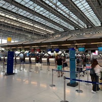 Photo taken at Cathay Pacific (CX) Check-in by PoP O. on 1/19/2020