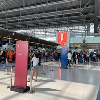 Photo taken at Cathay Pacific (CX) Check-in by PoP O. on 5/25/2019