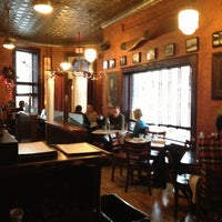 Foto tirada no(a) Cafe Saint-Ex por Kevin K. em 12/26/2012
