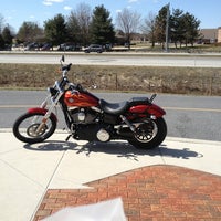 3/30/2013에 Sarah M.님이 M &amp;amp; S Harley-Davidson에서 찍은 사진