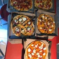 Foto diambil di Sette Pizza oleh Sali I. pada 7/29/2020