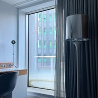 Das Foto wurde bei DoubleTree by Hilton Hotel London - Tower of London von Fares. am 6/1/2022 aufgenommen