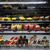 Photo taken at French Bakery المخبز الفرنسي by المصور سلمان 📸 on 8/10/2022