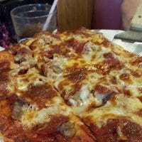 8/18/2013 tarihinde Lori S.ziyaretçi tarafından Joe Jo&amp;#39;s Pizza and Gelato'de çekilen fotoğraf