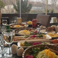 Photo taken at Shandiz Restaurant by 🦉 MOOSH on 2/23/2023