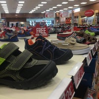 famous footwear broadway mall